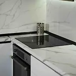 Hideaways, Free Parking & Breathtaking View Apartament