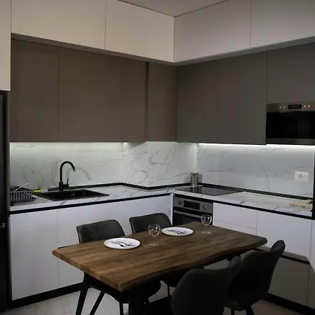 Hideaways, Free Parking & Breathtaking View Apartmán *