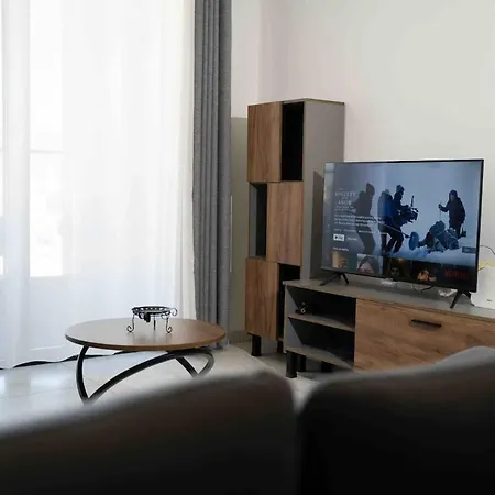 Hideaways, Free Parking & Breathtaking View Apartmán *