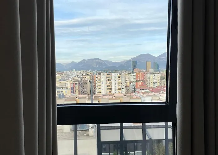 Hideaways , Breathtaking View & Free Parking * Tirana