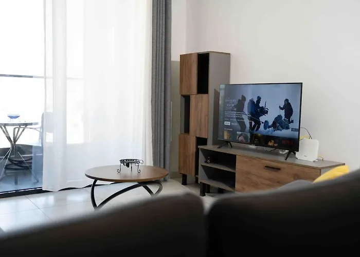 Hideaways , Breathtaking View & Free Parking Apartment *